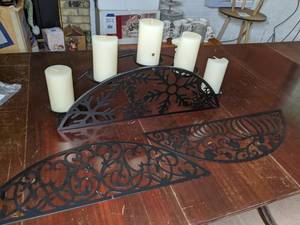 lot 372 image: Metal 5-Candle Holder with Interchangeable Front Plate