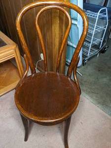 lot 374 image: Vintage Bentwood Parlor Chair