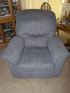 lot 170 image: Blue La-Z-Boy Recliner