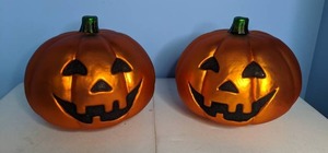 lot 378 image: (2) Ceramic Jack-O-Lanterns