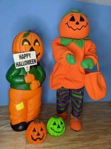 lot 382 image: Halloween Jack-O-Lantern Decor