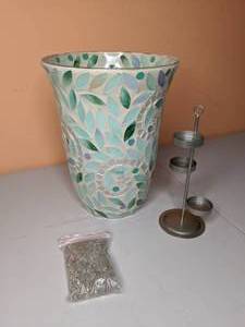 lot 140 image: Partylite Tealight Tree and Large Mosaic Vase