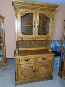 lot 147 image: Beautiful Two Piece Oak Hutch with Lighted Interior