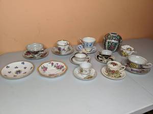 lot 114 image: Assorted Vintage Hand-Painted China Vase and Teacups with Saucers