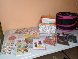 lot 117 image: Lot of Assorted Greeting Cards and Pampered Chef Collapsable Cooler