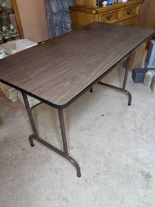 lot 138 image: Folding Table 29 tall x 47.5 long x 23.5 wide