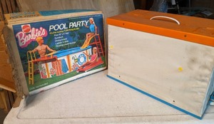 lot 436 image: Vintage Barbies Dream Boat & Barbies Pool Party