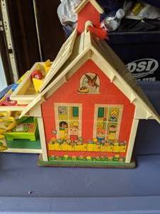 lot 443 image: Vintage Fisher Price Little People Schoolhouse with Accessories