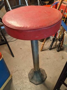 lot 425 image: Vintage Red Vinyl Diner Stool with Heavy Metal Base