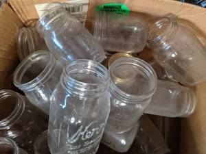 lot 429 image: Box of Canning Jars