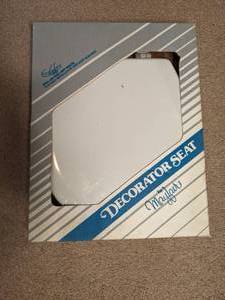 lot 402 image: NEW Toilet Seat in Original Packaging