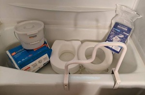 lot 407 image: Lot of Personal Care Items See photos