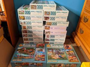 lot 175 image: Lot of (19) Bits and Pieces Puzzles