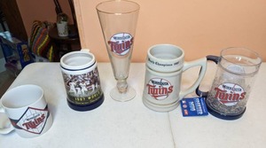 lot 288 image: MN Twins Commemorative Drinkware 1987 World Series & Others
