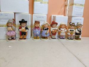 lot 300 image: (8) Goebel Dolly Dingle Series International Sets