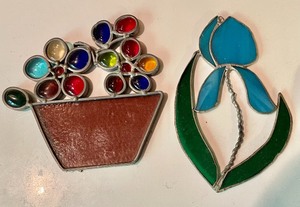 lot 63 image: Small Stained Glass Items