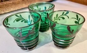 lot 133 image: Gorgeous Green Glass Grouping