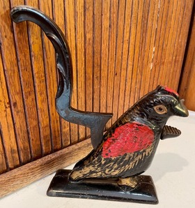 lot 126 image: Cast Iron Bird Nutcracker