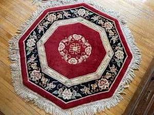 lot 207 image: 2 Matching Floral Throw Rugs