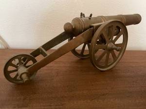 lot 220 image: Decorative Brass Cannon