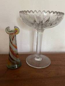 lot 221 image: Decorative Glass Lot