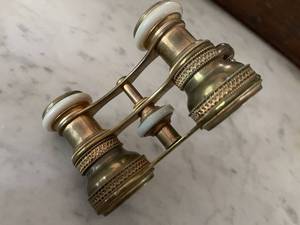 lot 225 image: Vintage Theater Glasses
