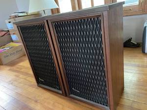 lot 235 image: Kenwood Speakers