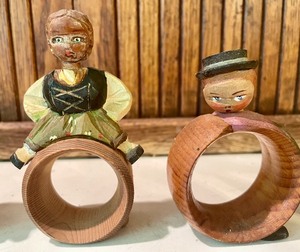 lot 140 image: Vintage Figurine Napkin Holders