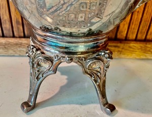 lot 183 image: Toronto SP Company Quadruple Plate Coffee Pot