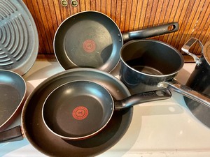 lot 199 image: Kenmore, T-Fal and Analon Cookware