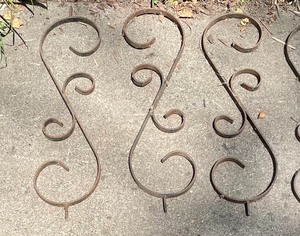 lot 293 image: Metal Decor Pieces