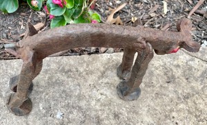 lot 355 image: Railroad Tie Animal