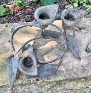 lot 333 image: Small Metal Decor