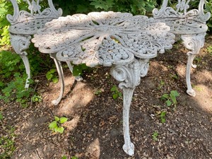 lot 337 image: Petite Cast Iron Table and Chairs