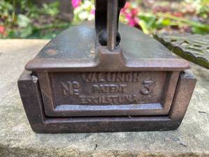 lot 269 image: Two Vintage Irons With One Plate