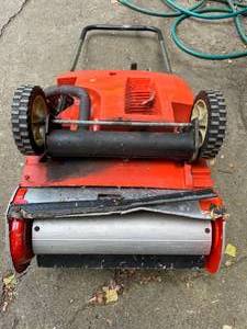 lot 271 image: Jacobson Snow Blower With Electric Start