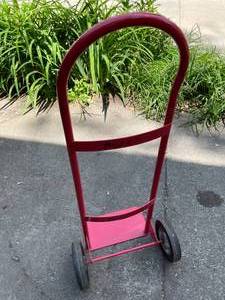 lot 272 image: 2 Wheel Dolly