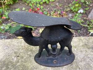 lot 358 image: Vintage Camel Themed Metal Shoe Makers Tool