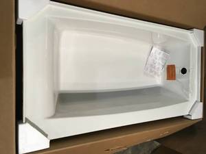 Kholer Elmbrook Alcove Batyh with apron acrylic not used customer returns see pictures