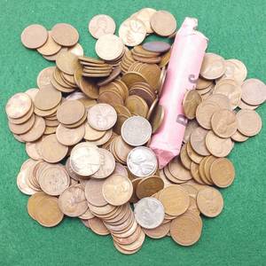 lot 48 image: 300 Lincoln Wheat Cents, Teens-1950s