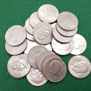 lot 49 image: 25 Eisenhower Dollars, Better Grades
