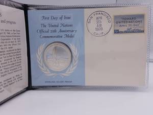 lot 61 image: 1970 U.N. Commemorative Medal, STERLING SILVER PROOF in Presentation Folder