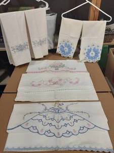 lot 6 image: 2-Pair & 5-Singe Vintage Embroidered Standard Size Pillow Cases