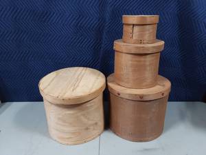 lot 9 image: 4-Wood Barrels With Lids