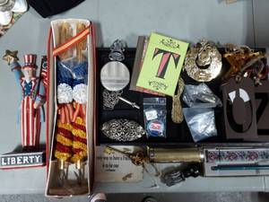 lot 49 image: Cast Iron UNCLE SAM & Other Patriotic Decor, Misc. Mini Collectibles