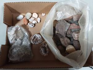 lot 50 image: Lot Of Rocks & Crystals