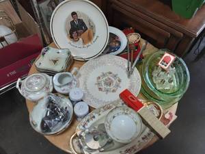 lot 54 image: Vintage Glass, Dish Ware, Kitchen Misc.