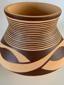 lot 31 image: Ukrainian Pottery in Trypillian Period Style- Svitlana Kobetz of Sundary, Kyiv