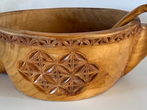 lot 58 image: Carved Wooden Server w Ladle