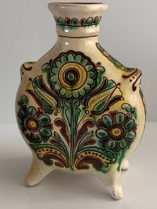 lot 136 image: Two Items of Kosiv Pottery